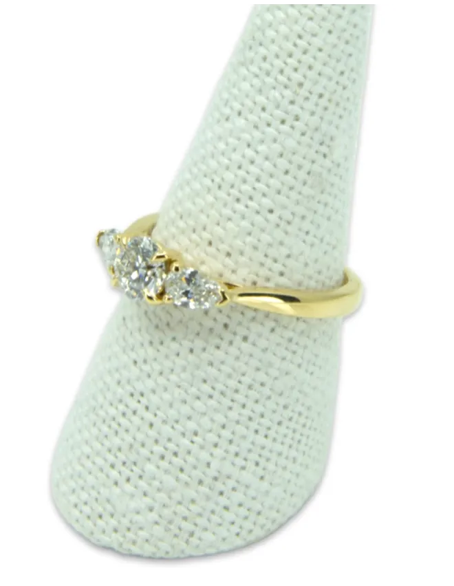 Bague Fiancailles Solitaire Epaulé