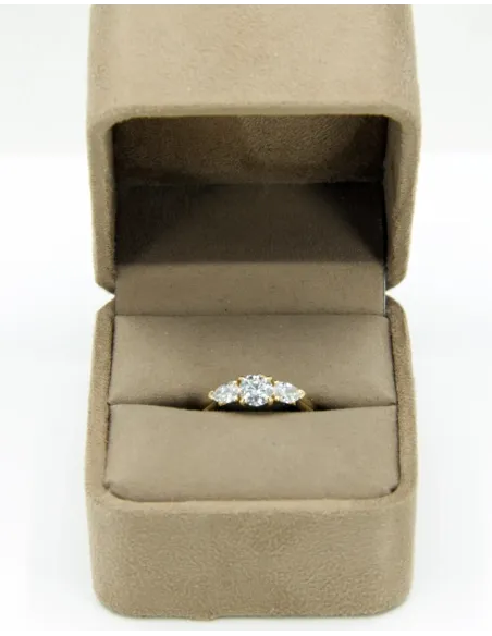 Bague Fiancailles Solitaire Epaulé