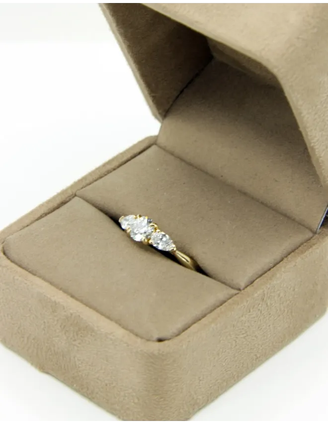 Bague Fiancailles Solitaire Epaulé