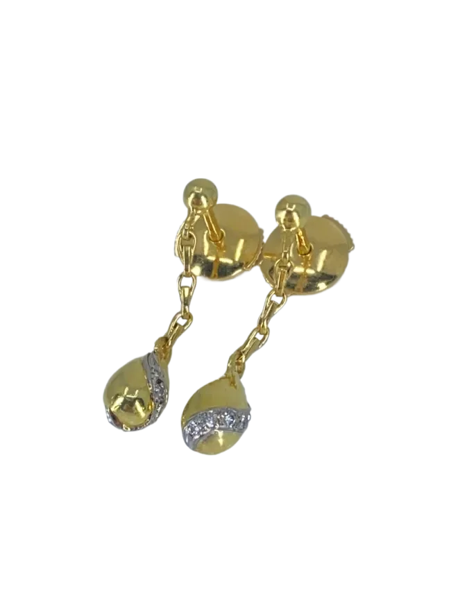 Pendants d'Oreilles Cartier Vintage, Diamants, Or Jaune et Blanc