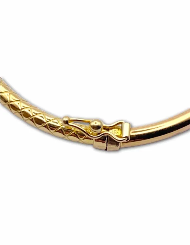 Bracelet Jonc Ovale Gravé et Ouvrant en Or 18K
