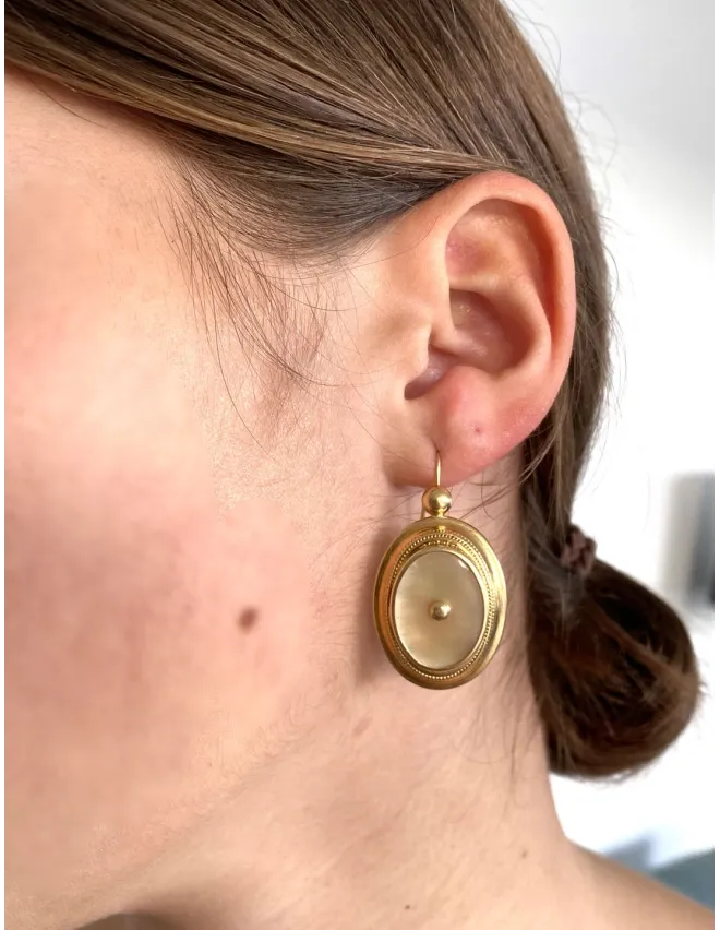 Superbe Paire de Boucles d'Oreilles Or et Nacre Style Antillais