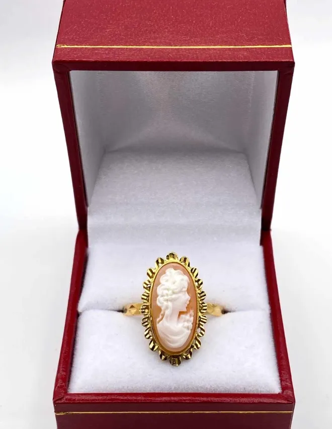 Bague Vintage Or Jaune & Camée