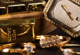 Or contre bijoux en or : le match inattendu des placements qui brillent Or contre bijoux en or : le match inattendu des placements qui brillent